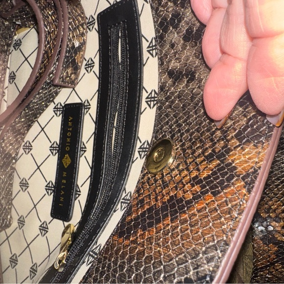 New purse snakeskin print $75 - Picture 2 of 2